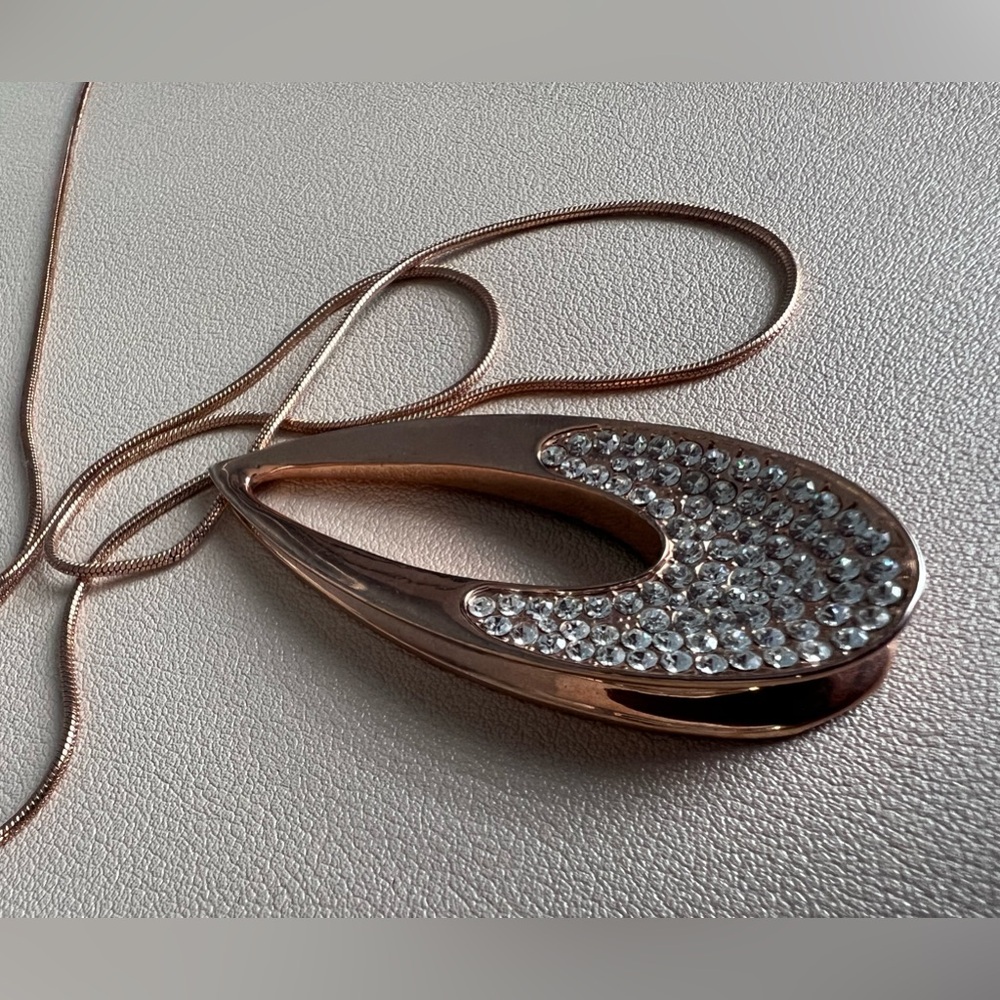 Rose gold tone crystal pendant necklace